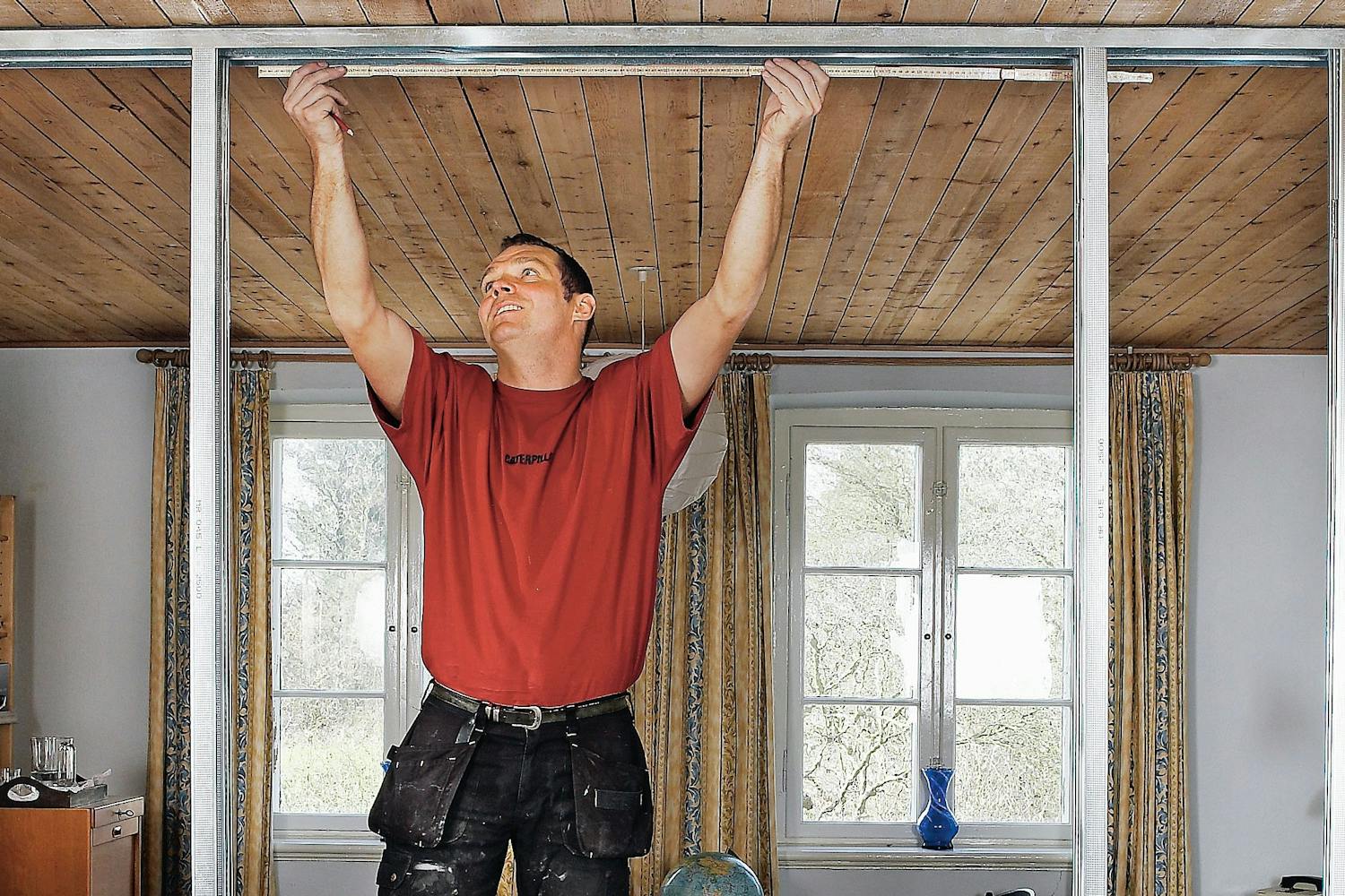 Klassisk skillevæg af stål og gips